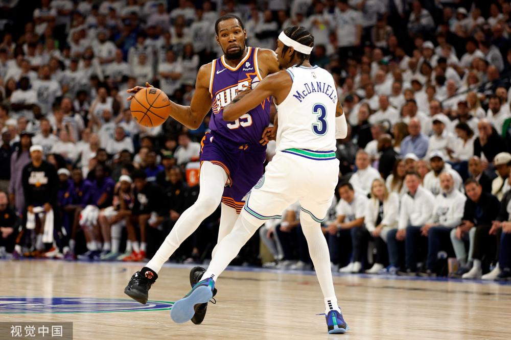 有侵略性的 有侵略性的