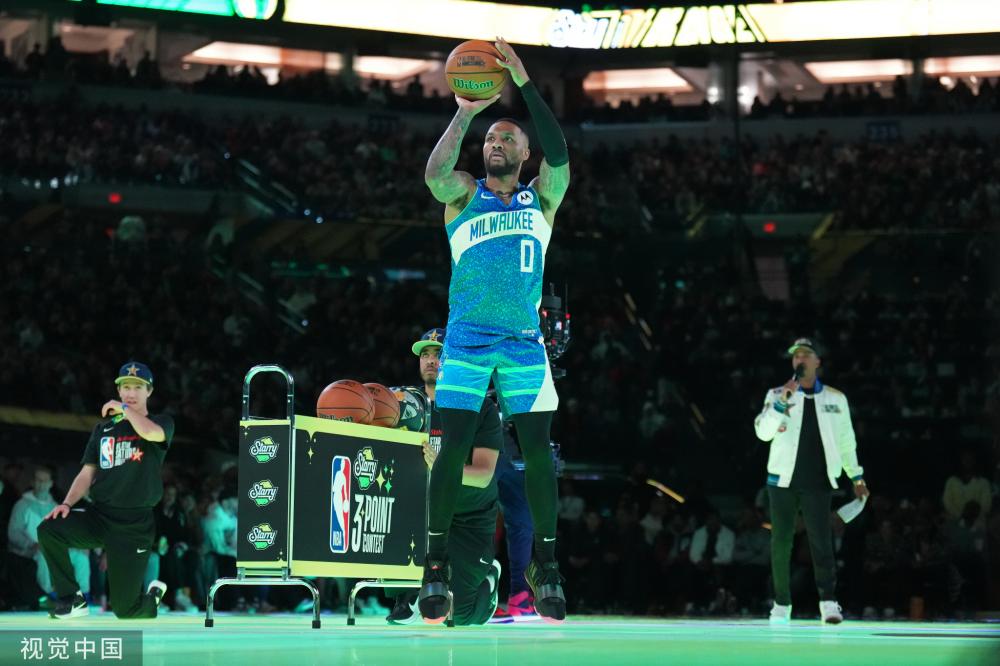 们同时在场 们同时在场