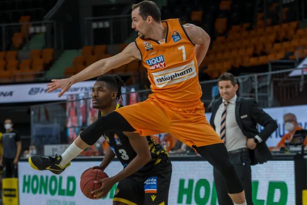 但在所属国 但在所属国